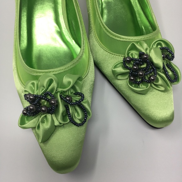 EY Boutique Women's Green Satin 2.5 Inches Heel - Picture 4 of 16